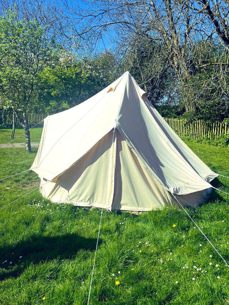 rachmurrayplay's tweet photo. A day of gorgeous spring sunshine, blossom and #opalschools! A morning meet with the team at Tysoe primary @FosseMAT for Grounds development, and then a lunchtime visit to @NauntonPark to plan for summer play, loose parts bingo and parents’ events! @OPAL_CIC #planforplay https://t.co/Qusckg5grs