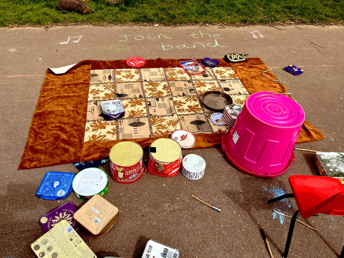 rachmurrayplay's tweet photo. A day of gorgeous spring sunshine, blossom and #opalschools! A morning meet with the team at Tysoe primary @FosseMAT for Grounds development, and then a lunchtime visit to @NauntonPark to plan for summer play, loose parts bingo and parents’ events! @OPAL_CIC #planforplay https://t.co/Qusckg5grs