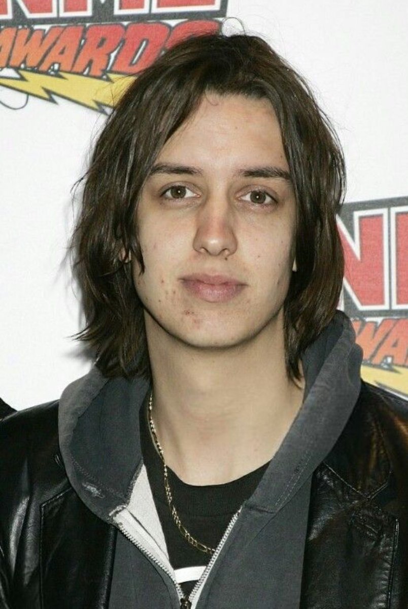 Mar🐇IS SEEING THE STROKES tweet media