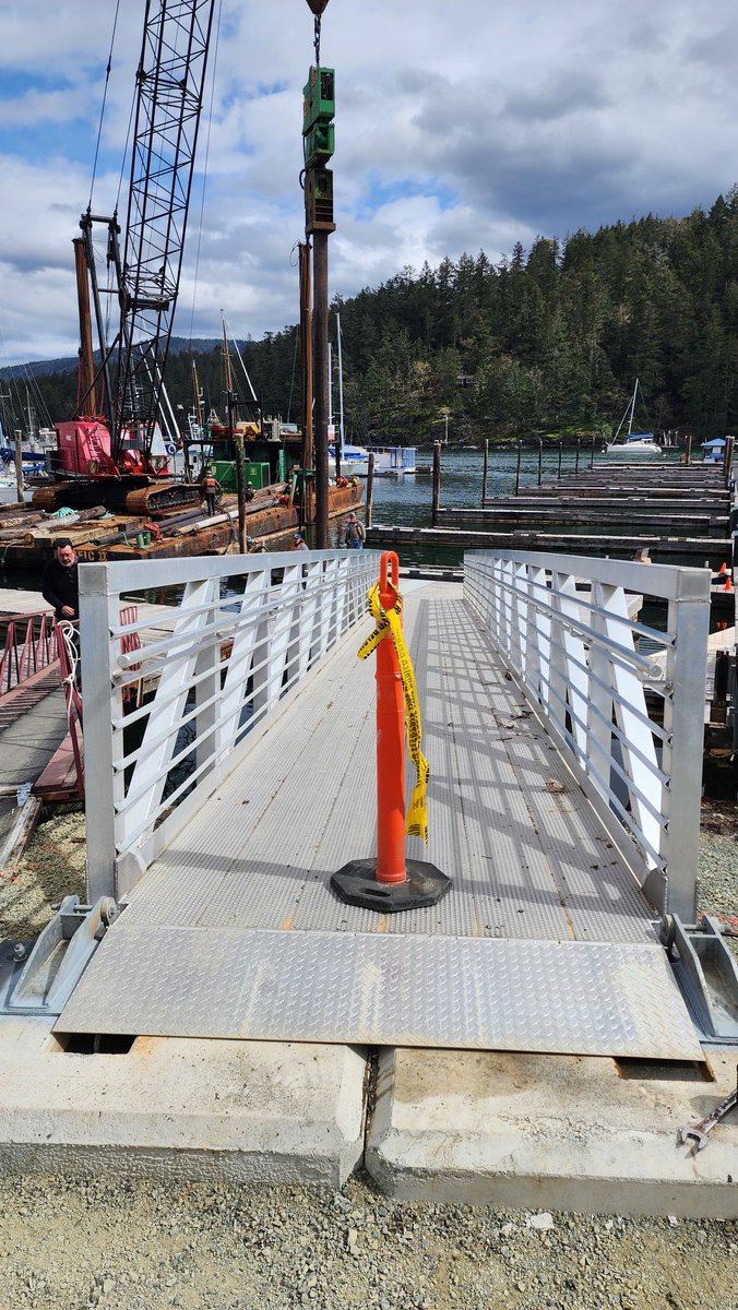 Exciting news! A new ramp for accessing docks F, G, H, and I has been installed!