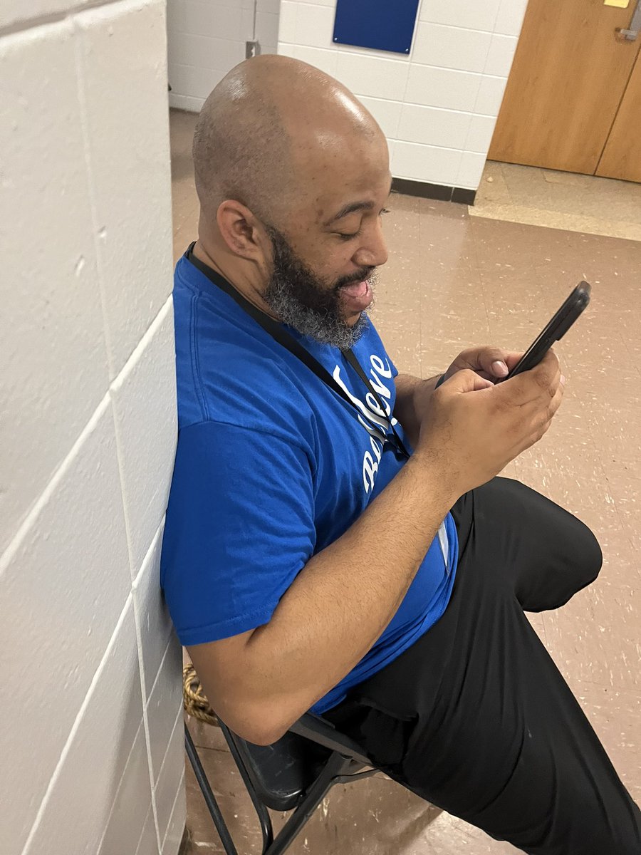 feinfortima's tweet photo. me when im texting my gc being messy https://t.co/Pth3728UCJ