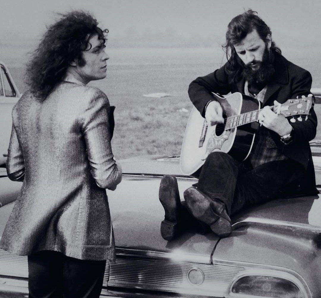 20th_Centurygal's tweet photo. Marc Bolan &amp; Ringo Starr 1972...🔥🎵❤
#MarcBolan #RingoStarr #BorntoBoogie #kalmiyh https://t.co/n7d6NayuKa