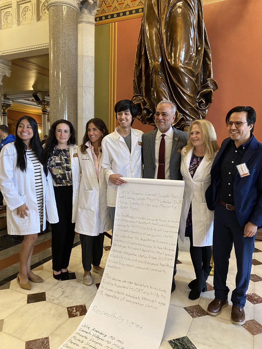 4_husky's tweet photo. Today we delivered letter signed by 450+ healthcare providers making our demands clear - CT must expand HUSKY to undocu immigrants up to age 18 &amp; support SB314, a bill that would improve our state’s emergency medicaid policies!🔥 https://t.co/GV4ixb6Vpt