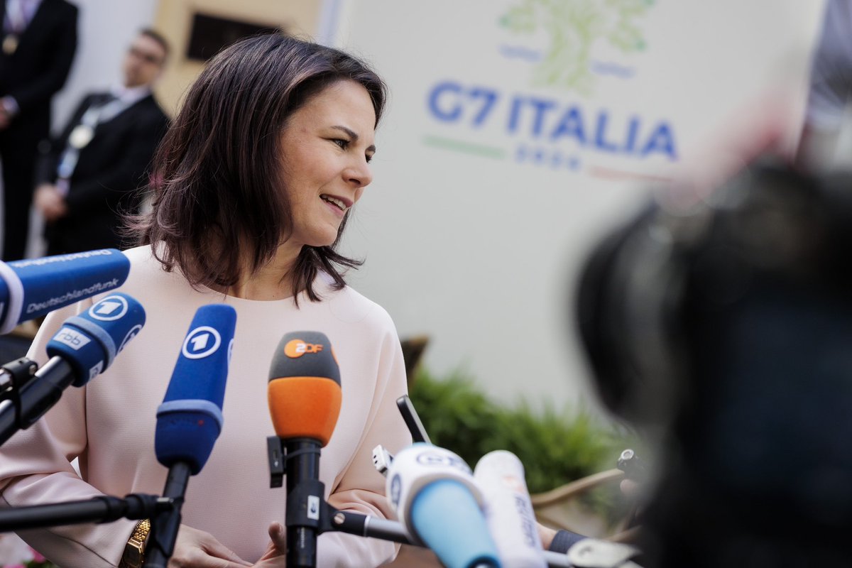 Everyone in the Middle East wants to live in peace. Cooperation of those who want to provide protection & security for their people is the strongest means against Iran's aggression and for de-escalation. - @ABaerbock at the start of #G7Italy in Capri. 1/3
