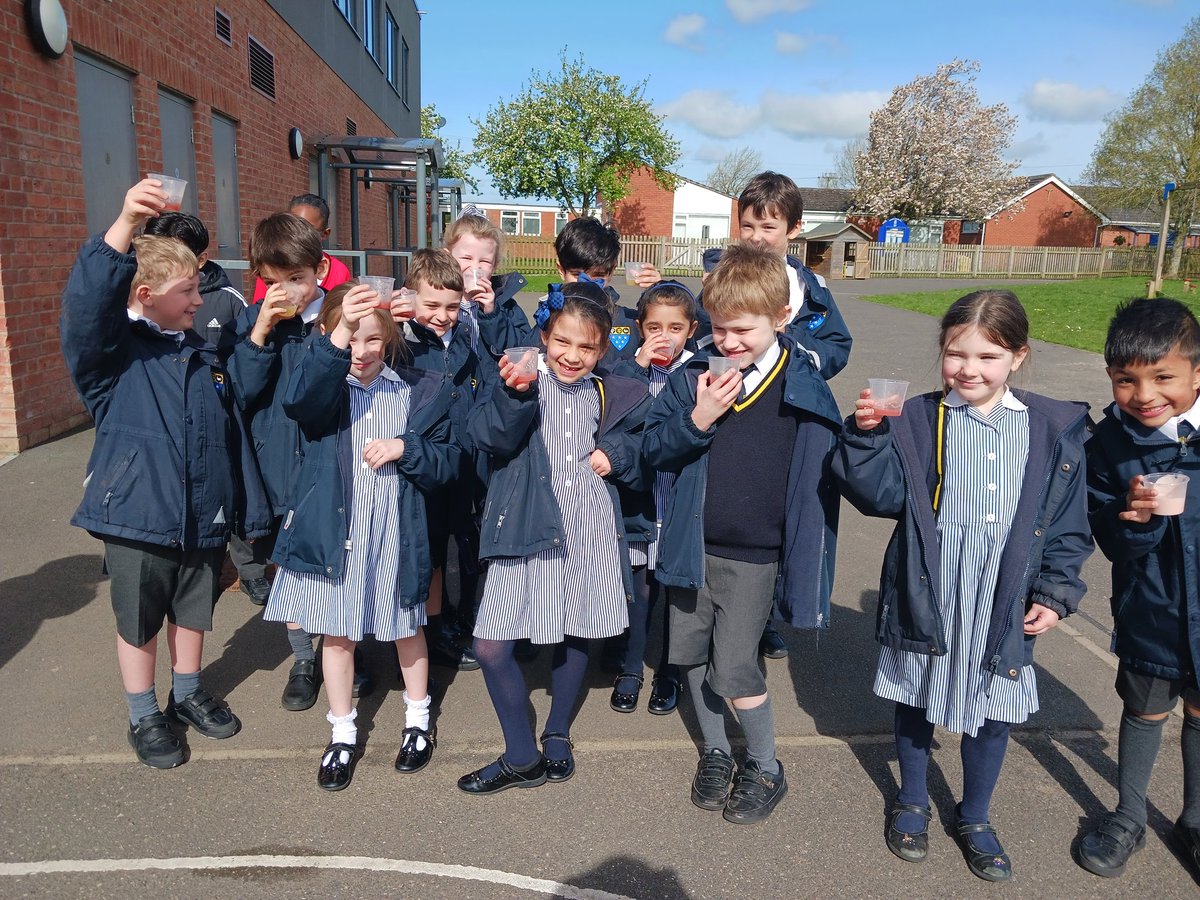 This morning, our Prep School students were treated to a smoothie tasting session, savouring wonderful flavours of watermelon, pineapple, strawberry, and rhubarb. 🍉🍍🍓 #WeareRatcliffe #PreparatorySchool