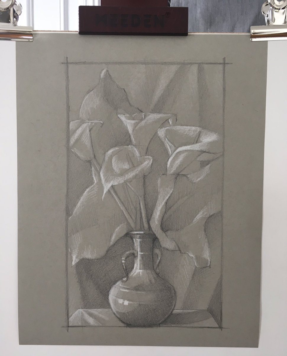 Pencil & conté crayon blocking in study 🖤 If overwhelmed/unsure starting a new painting, a couple of hours breaking the subject down into shapes/shadows can be good preparation before getting out the oilpaints 🤓 #pencildrawing #dessin #stilllife #flowers #art #geek #fromlife