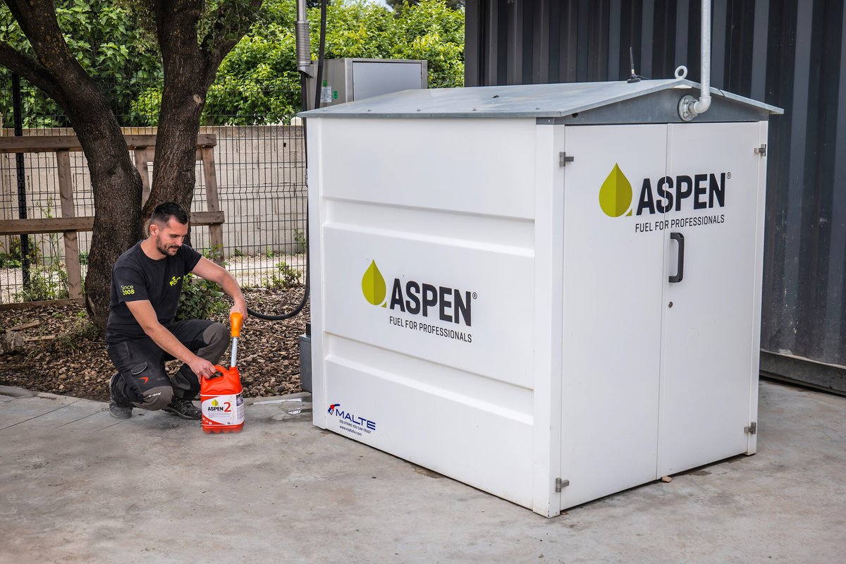 La #pompe Aspen est conçue pour garantir une distribution précise et efficace du carburant sans perte de #qualité. 

Équipée d’un compteur digital, elle permet aux #professionnels de contrôler avec précision la quantité de carburant délivrée et une #autonomie accrue au quotidien.