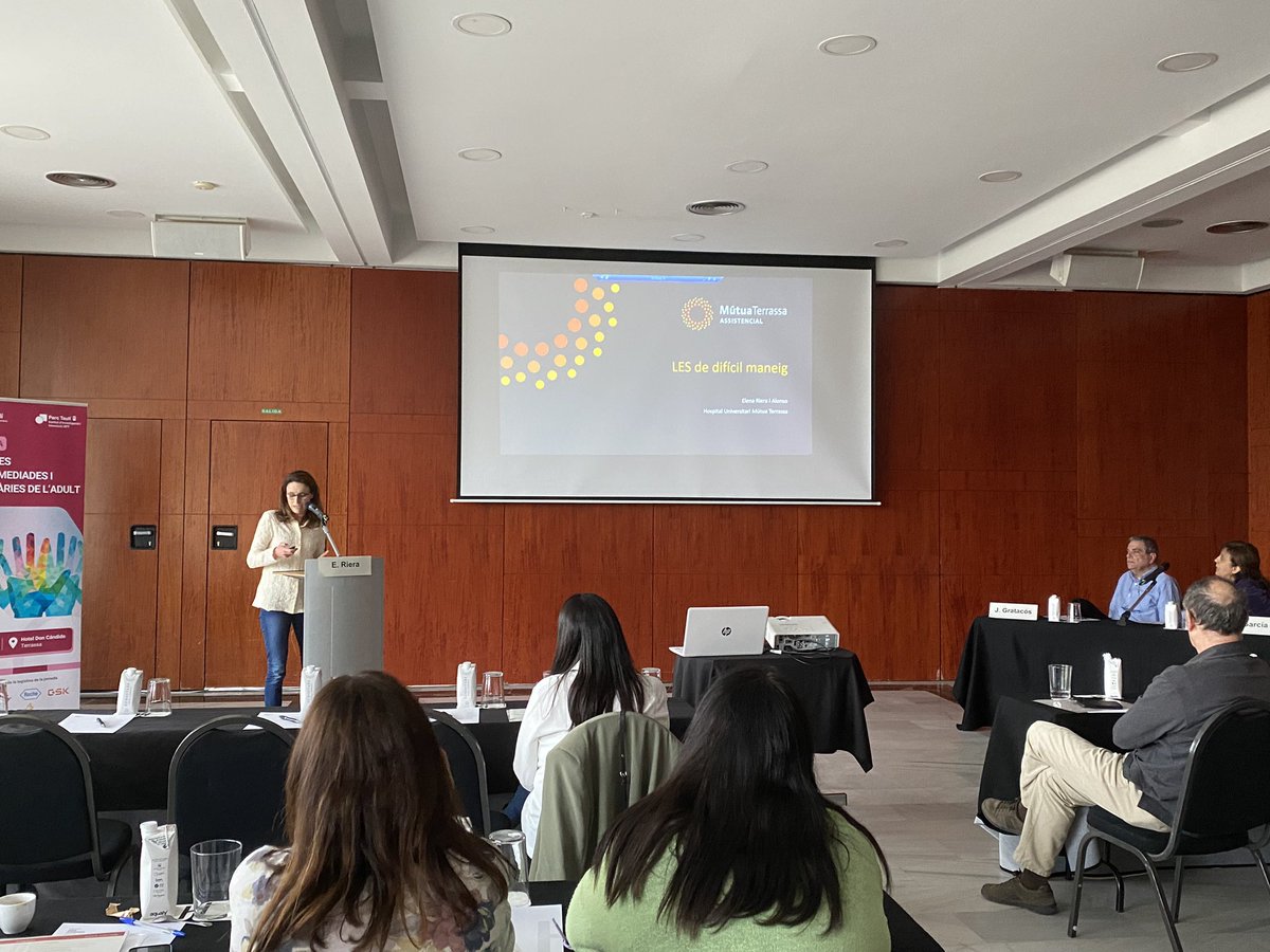 ReumatologiaMT's tweet photo. Aquesta tarda estem a la l Jornada de Malalties immunomediades i minoritàties de l’adult. La nostre companya, la Dra. Elena Riera, ha fet una presentació sobre LES de difícil maneig a través d’un parell de casos que controlem al Servei. Ha estat molt interessant!! https://t.co/vVdaCbsj78
