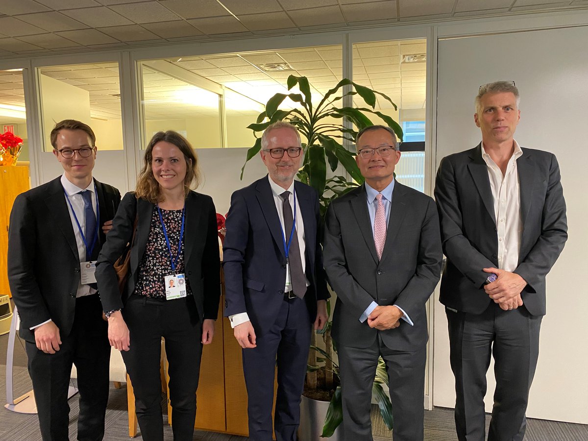 Fantastic meeting w/ Bård Vegar Solhjell (Director General, @Noradno). We are grateful for the support provided by #Norway to ESMAP's work on #energy access, the clean cooking fund, #gender, #hydropower, #digitaldevelopment, & #ID4D.