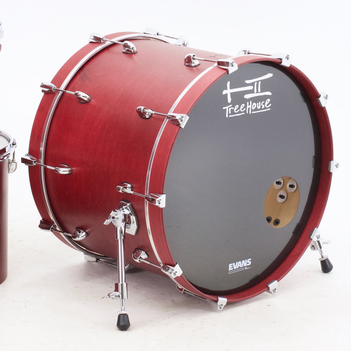 TreeHouseDrums's tweet photo. This customer wanted his concert toms + bass drum topped off with our beautiful Bordeaux. Sweet! 6x6, 7x8, 8x10, 9x12, 11x13, 12x14, 13x15, 14x16, 16x22; plied maple; satin wax. #drums #customdrums #treehousedrums #drumset https://t.co/GBCdUcSZo6