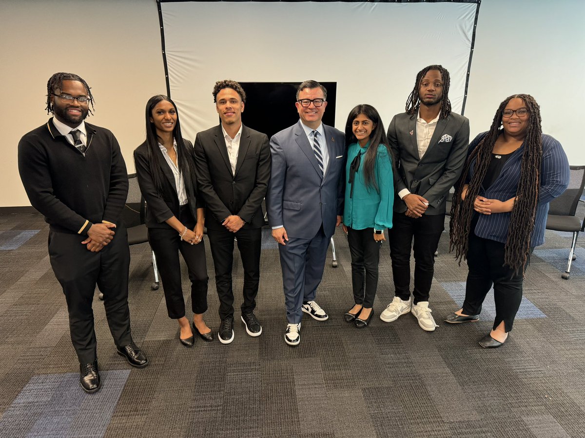 I had the chance to collaborate with fellow HBCU students and present to the Arizona Coyotes x Our project is focused on a college students and called 'Campus Vibes Hits the Ice.' @HBCUSports1 @HbcuPass @HBCUGameday @Spotlight_HBCU @HBCUDigital @MyBCSN1 @hbculegends