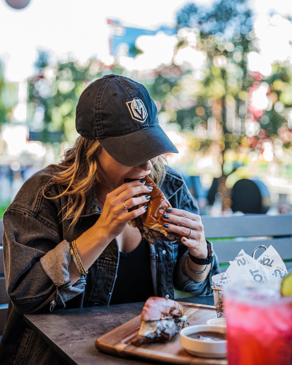 Here for the bites & @GoldenKnights. ⚔️ 💛 #GKG