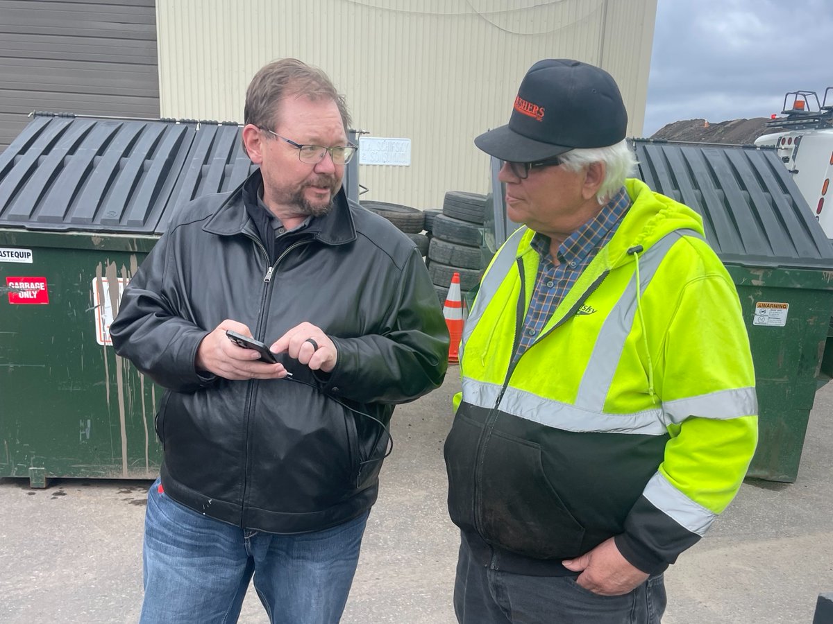 purplewave's tweet photo. Thanking the Schifsky's for a great auction!
#auctionsuccess #equipmentauction #construction #noreserveauction #customer https://t.co/INiCKoaOnn