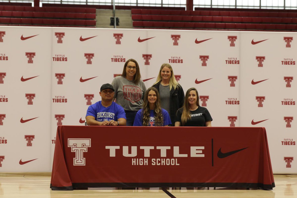SoftballTuttle's tweet photo. Congratulations to these young women on signing to play college softball next year! https://t.co/Y7aC96nsRv