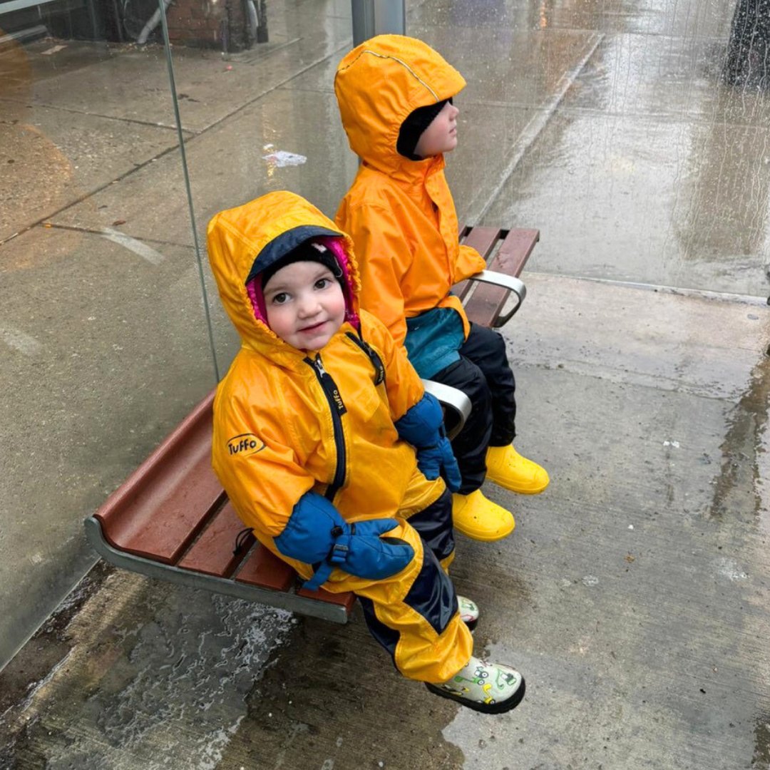 Snacks ✅ Appropriate weather gear ✅ These two young commuters know the value of reliable public transit, yet services in ON are at risk of being slashed due to budgetary shortfalls! Let Ontario know we need more transit funding in 2024: ow.ly/E7gM50Rglc2 #onpoli