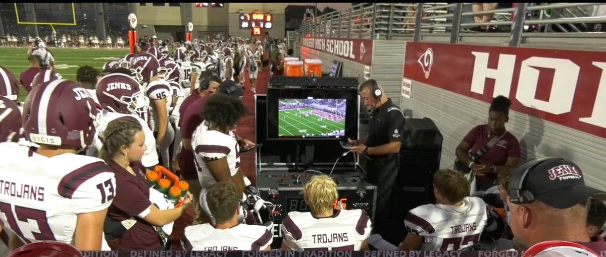 Oklahoma powerhouse Jenks football benefits from the speed, reliability of SkyCoach sideline replay. Learn more about their SkyCoach story: ow.ly/euPe50Rj9Mb @JenksFootball @CoachAdamGaylor @jaywilkinson @_CoachGreenwood #sidelinereplay #marketleader