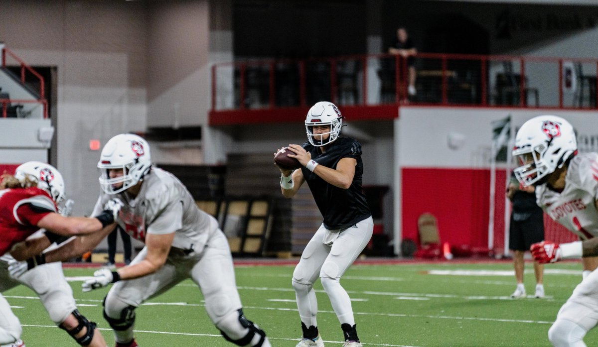 Here's what to know for Saturday's Spring Game. 🔗 yote.us/3xDICuC

📅 Saturday, April 20 @ 1 p.m.
📍 DakotaDome
🎟️ Free Admission
🎥 Free Stream (GoYotes.com/Watch)
🏈 Individual Drills, Special Teams, 7 on 7, Scrimmage
🌭 Postgame Tailgate in Dome Club