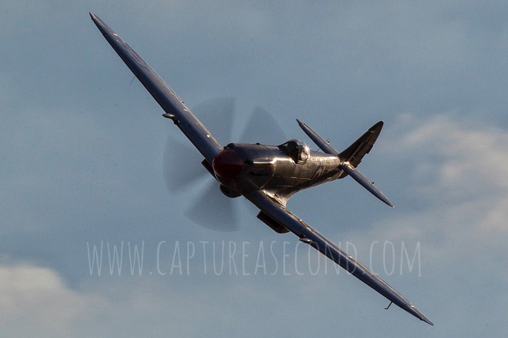 Seafire. #seafire #spitfire #royalnavy #fleetairarm #aircraft #aeroplane #noordinaryjob #aviation #avgeek #captureasecond #instagramaviation #instaplane #instaaviation #aviationlife #planephotography