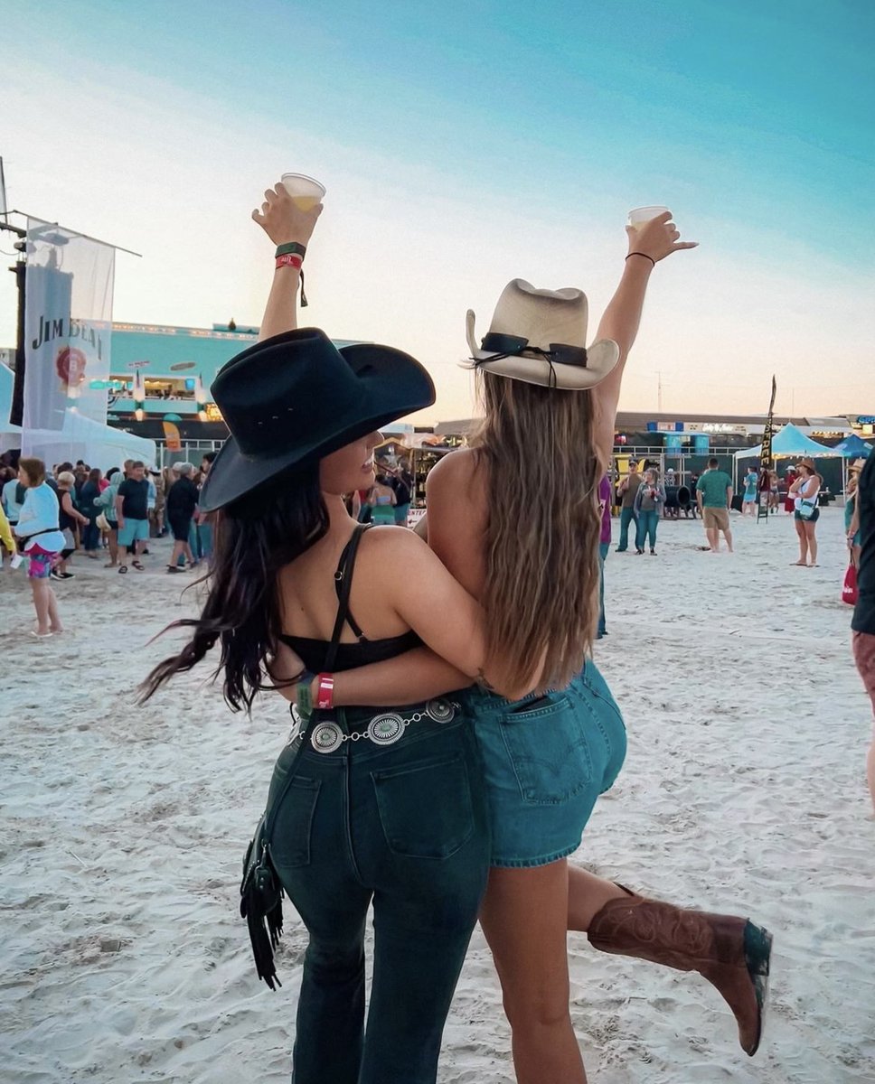 Who's ready for a hell of a four-day festival on the WILDwood beach?! Y'all it's coming so soon. BCMFERS, lock in your tickets NOW! - bcmf.com 🎟️