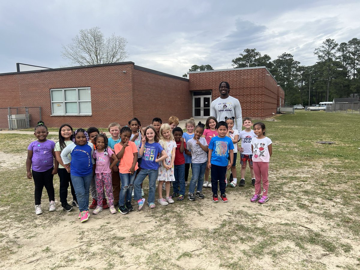 🌟📚 Partnership Update: Since Jan 29, #TeamBoneyard athletes have made 114 school visits, with the count set to reach 138 by week's end! This thriving partnership with Parents for Public Schools of Pitt County (@PPSPittCo) allows these engagements to not only fulfill NIL