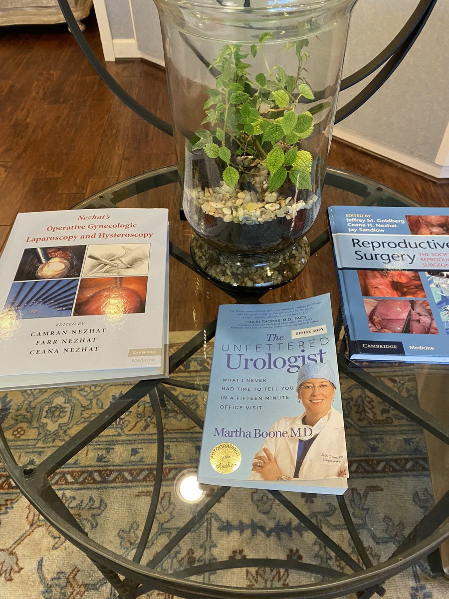 #TheUnfettetedUrologist was spotted in the wild at the office of one of the best doctors in Atlanta!@Ceananezhat #NezhatMedicalCenter #endometriosis #pelvicpain #UTI #IC #interstitialcystitis