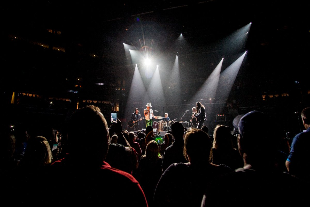 This Saturday, WNED PBS BUFFALO (@wnedpbs) will be airing “A National Celebration” alongside a live on-air interview from Robbie. The first time the 2016 performance has ever been aired in the US!

Tune in on Saturday, April 20 at 7 pm and again at 8:30 pm on WNED PBS.