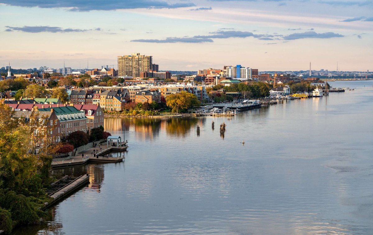 #NAUNearYou is heading to Washington, DC! Join fellow #NAUAlumni for a day of service on 4/20 ➡️ Help protect the parklands during a clean-up 🌿💦 🔗 nau.edu/DCService