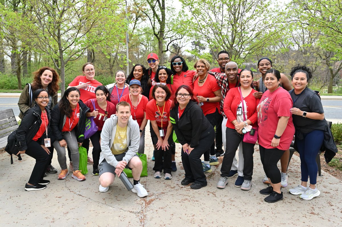 Congratulations to the NIAMS staff that participated in last week’s NIH Minority Health 5K! This annual event by @NIMHD highlights the importance of improving the health of racial and ethnic minority communities and challenges us to be the #SourceforBetterHealth. #NMHM2024