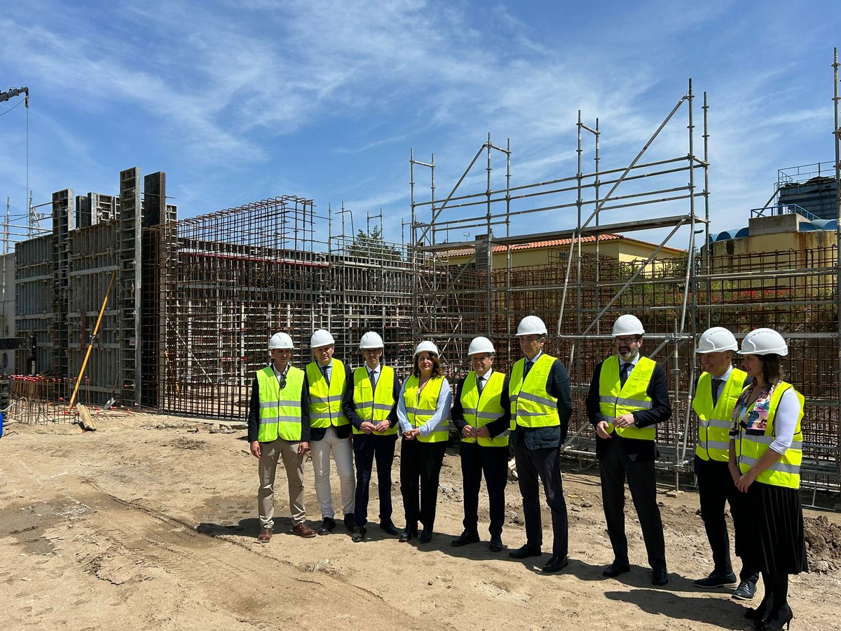 AgriculturAnd's tweet photo. 🚧@CarmenCrespoPP  realiza una visita técnica a las obras de la nueva EDAR de Pozoblanco (Córdoba). 💦

✅El proyecto, actualmente al 40% de ejecución, contará con tecnología puntera para atender las necesidades actuales y futuras del municipio. 💦

🔗https://t.co/U7UJgUFACY https://t.co/bK70TUWGZT