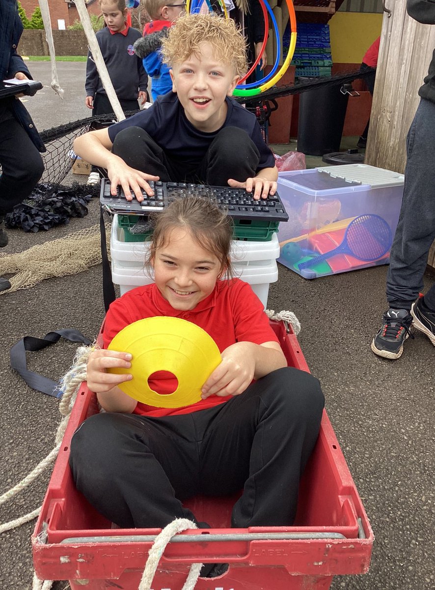 palmerston_p_s's tweet photo. Our Junior SLT listened to pupil feedback and have worked very hard to relaunch the PlayPod this week. The children have put in so much effort behind the scenes and it is fantastic to see the whole school having so much fun at lunch times! #ppswellbeing https://t.co/1rMqNJWWEm
