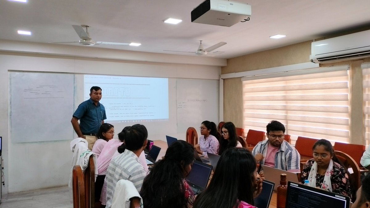 Glimpse of day-4 activities of 2 weeks hands-on training program on 'Marker-Assisted Plant Breeding'. Jointly organized by @gbrc_gujarat and  @sdau_. @dstGujarat @monakhandhar @ChaitanyaGJoshi @GujBiotechUni @gsbtm