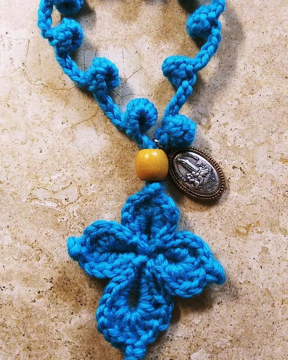 Wrist rosary
#crochet #crochetersofinstagram #crochetporn #crocheting  #crochetaddict #retirement #couchpotato #yarn #yarnporn #yarnaddict #yarnlove #yarnlover #handmade #rosary