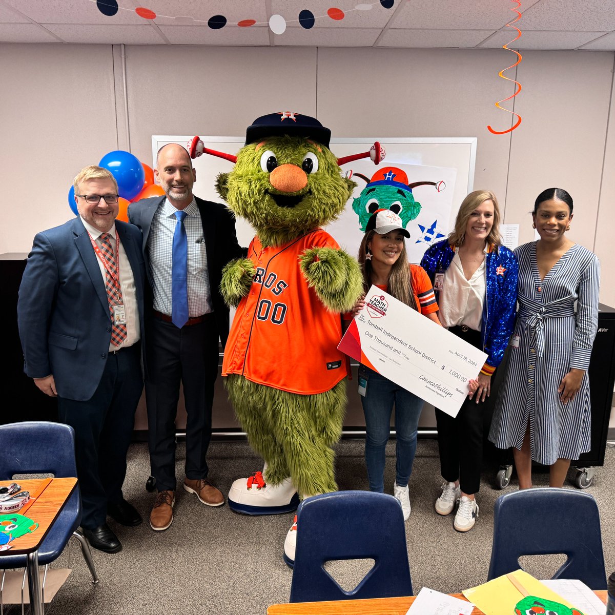 Congrats to @TISDTIS teacher Luz Benjamin for being named a ConocoPhillips Math Teacher of the Month! 8th @TomballISD math teacher of the month since 2017! Thanks to @conocophillips, @astros & @OrbitAstros for making this a special day in Tomball! #DestinationExcellence