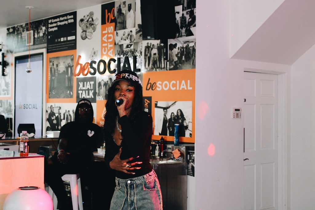 Are you a local artist or musician? Join us in #Pittsburgh for Open Mic Night on 4.26 at 6PM for a night of self-expression and exploring connections with fellow artists.⁠
⁠
Reserve your spot now: socialstatuspgh.com/blogs/blog-eve…
