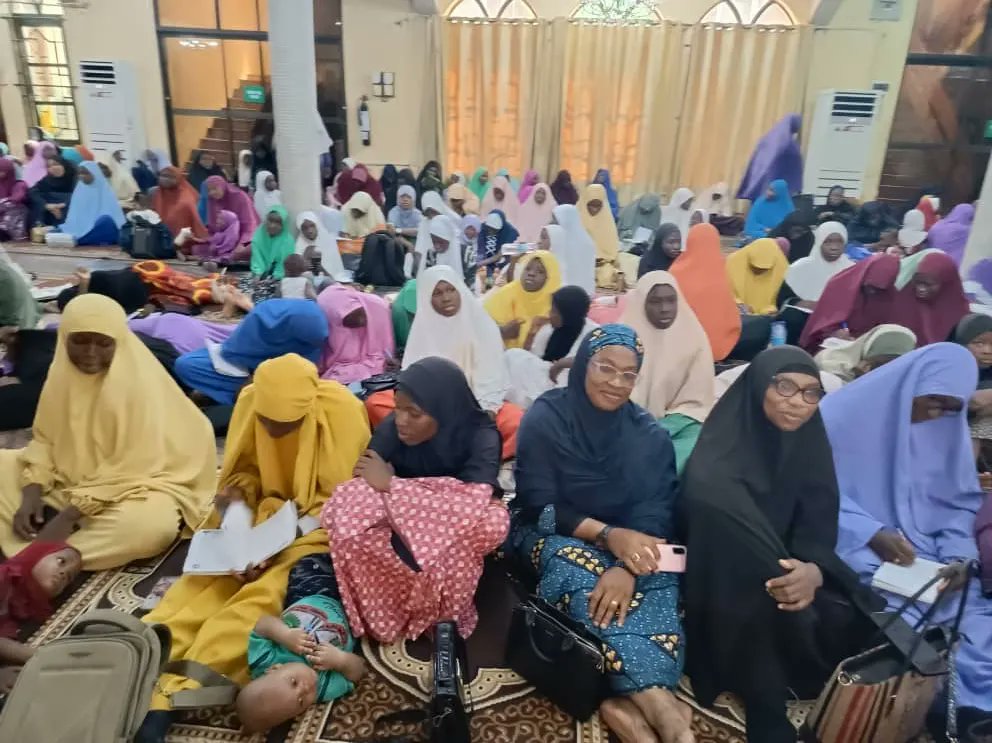 #MSSNat70: MSSNLagos organises special Usrah Members of the Muslim Students Society of Nigeria, #MSSNLagos State Area Unit, on April 18, converged at Alausa Secretariat Mosque, Ikeja, for a special Usrah to commemorate the society's 70th anniversary. Read muslimnews.com.ng/2024/04/18/pic…