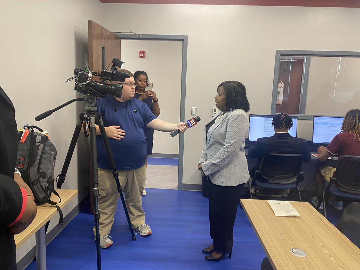 ChandraCScott's tweet photo. Thank you @trenholm_state for an amazing #FAFSAFastBreak event!  Best of luck to the students of @MontgomeryPrep who completed their #FAFSA today. @ACCS_Education @alabamapossible @usdoegov https://t.co/N5Ie2a2gWc