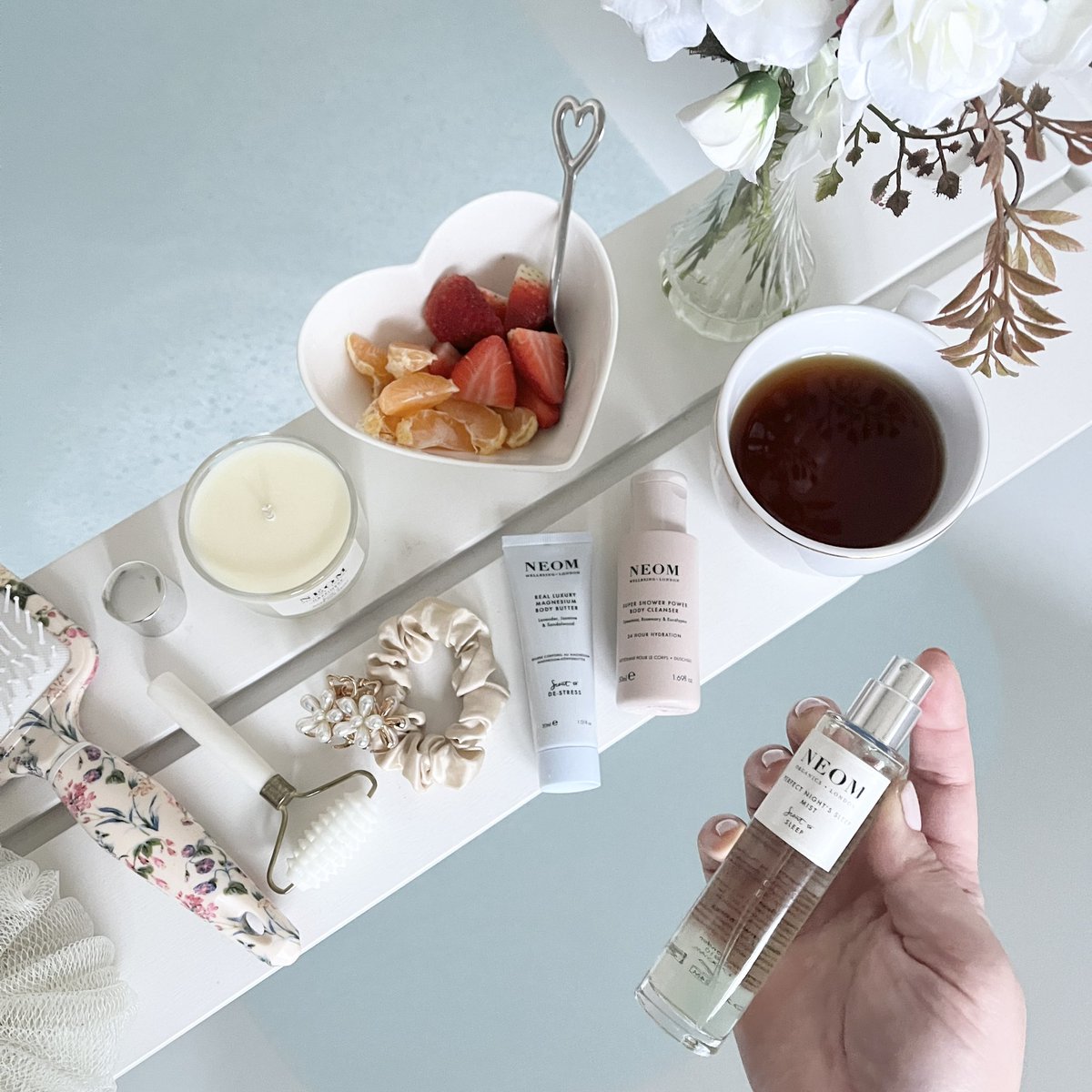 🫧 AD | Sleep better with this essential oils filled wellbeing goodies by @neomorganics 🥰

Say bye to sleepless night with this Pillow Mist. 20% off Neom Organics 👉🏻 community.neomorganics.com/s/cinmi 🛍️

🏷️ #BBloggersUK #BathAndBody #UKLifestyleBlogger #SelfcareRoutine