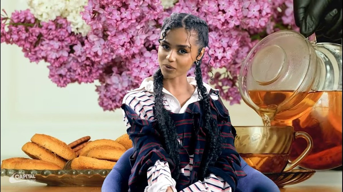 TheSoundCord's tweet photo. Credit to https://t.co/Tfxd70i4Q7
New! New!
 
TYLA NEW INTERVIEW WITH CAPITAL BUZZ💞 🇬🇧 

#popstar #Popiano #UK #TYLA #GLOBALSENSATION #CAPITALBUZZ #PopularMusic #BritPop #PopCulture https://t.co/MBceaRqwjV