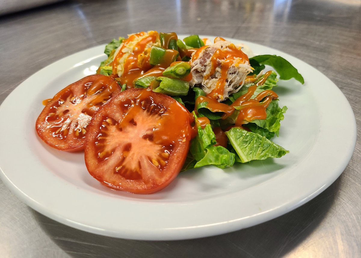 MarthasTableON's tweet image. lunch today is nutritious, beautiful, and tasty! Chicken Salad with Bacon and Tuna Salad!
#FoodSecurityMatters