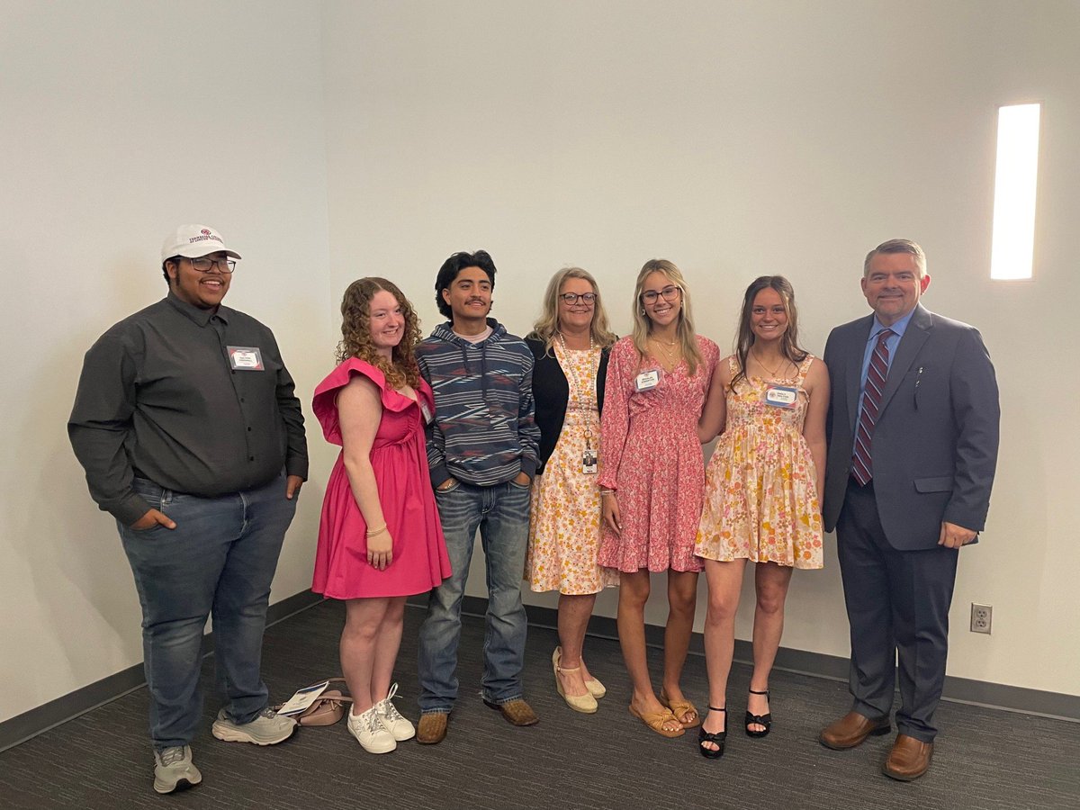 Oakland High School tweet media