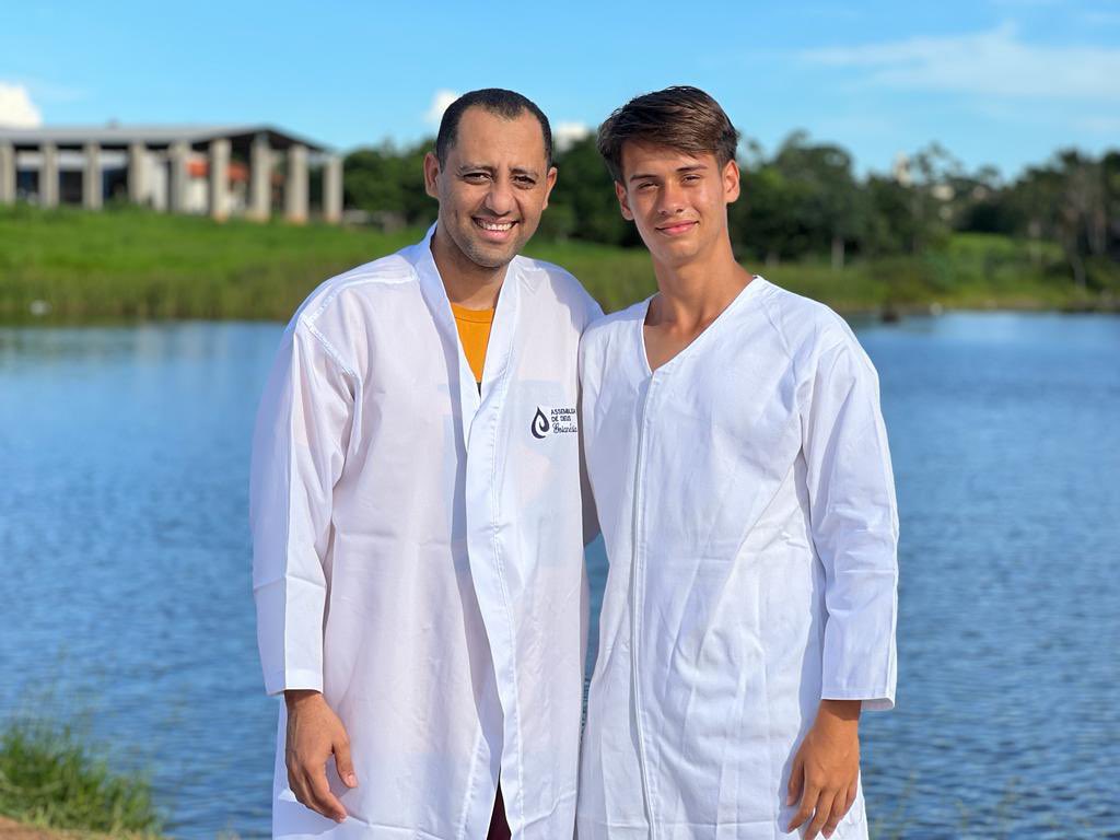 prwillianteofil's tweet photo. Fala criatura! A data da sua eternidade começa com o seu batismo e nas águas do batismo é onde homens ressuscitam. #tbt | Registro do batismo do jovem Nicollas. https://t.co/hqn3PXT3z5