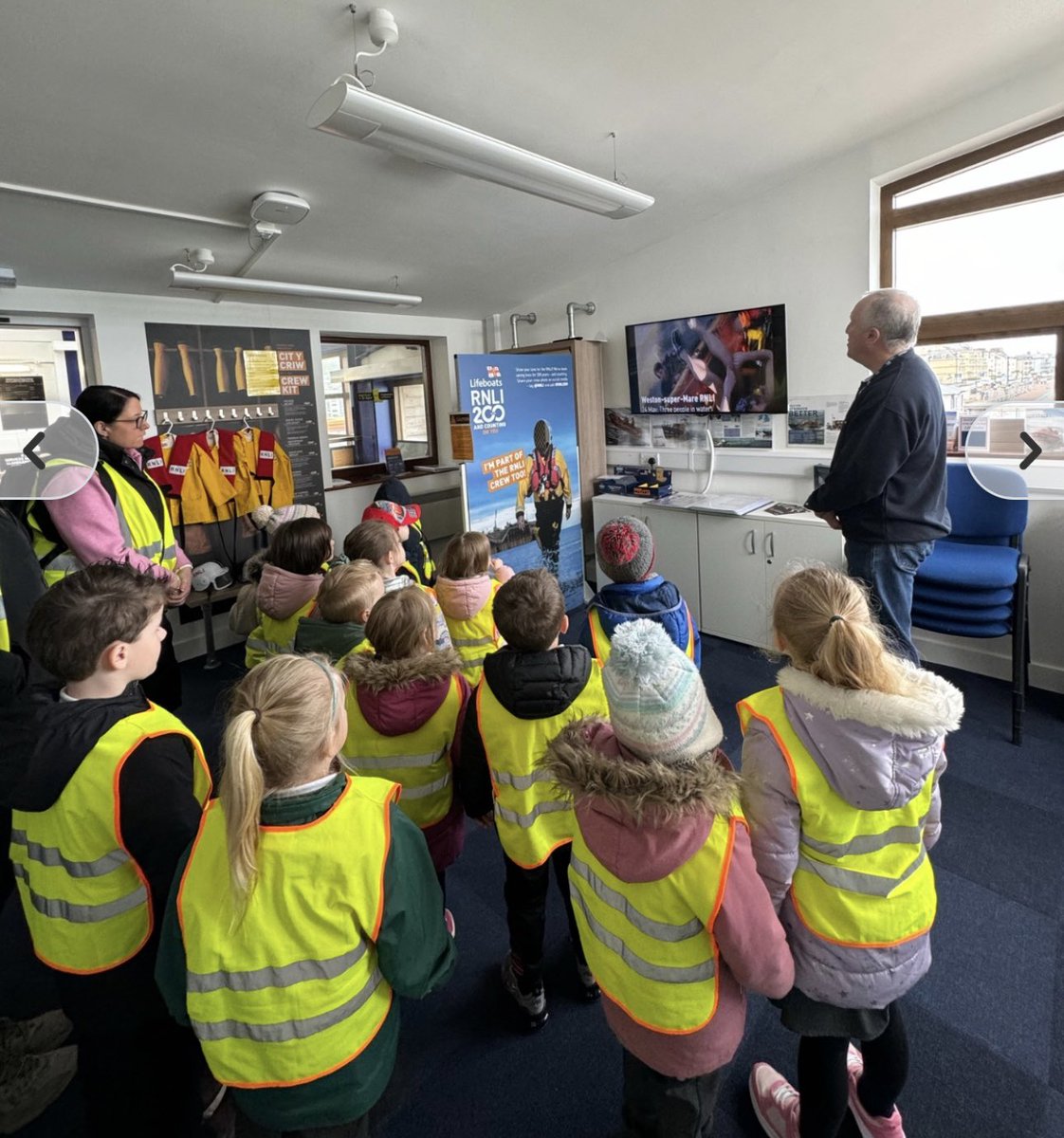 🐞WOW!! 🤩 We loved visiting the Royal National Lifeboat Institution! We discovered so much about the lifeboats - how important they are in rescuing people & animals too!They are very expensive and very big! 🚤 we asked some important questions too! #VPAC