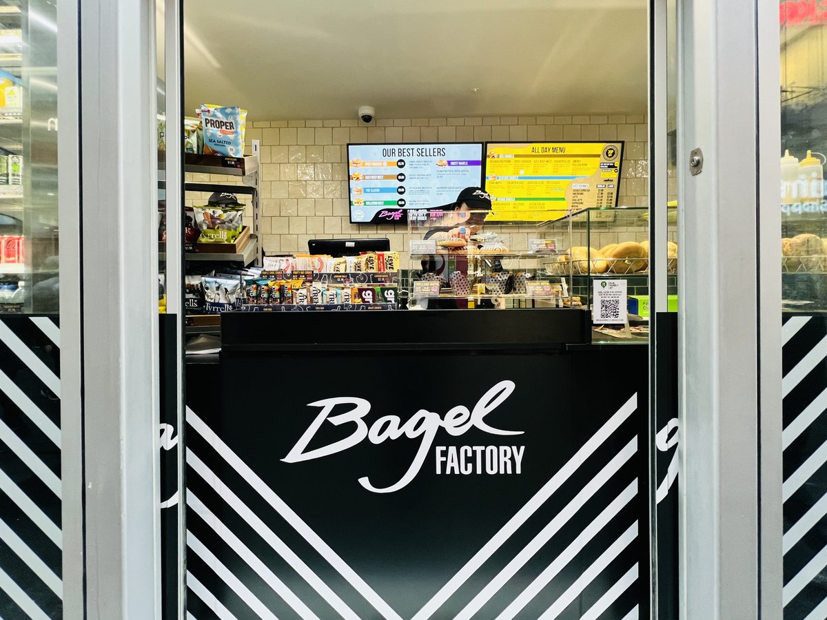 Liverpool ONE welcomes brand new bagels you 𝙝𝙖𝙫𝙚 to try! ♥ @BagelFactoryUK is now open 🥯 📍 Wall Street