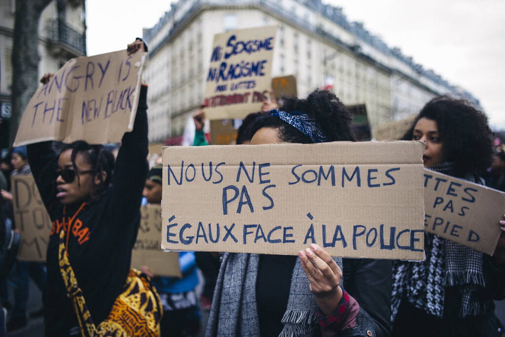 libe's tweet photo. ❌ La marche du 21 avril contre le racisme interdite par la préfecture de police de Paris

Craignant des troubles à l’ordre public et des slogans antisémites, Laurent Nuñez a interdit la marche. 

Lire : https://t.co/wSA5fv3vCN https://t.co/Dij1WAlE4Q