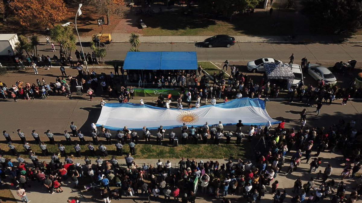 SE POSPONE EL DESFILE POR EL ANIVERSARIO
Es debido a los pronósticos de lluvias para el lunes 22 de abril. Se realizará el sábado 27 de abril. Además del desfile, habrá un escenario en la plaza Alsina para recitales y ferias.
viedma.gob.ar/.../se-pospone…
#Viedma
#ViedmaComunidad