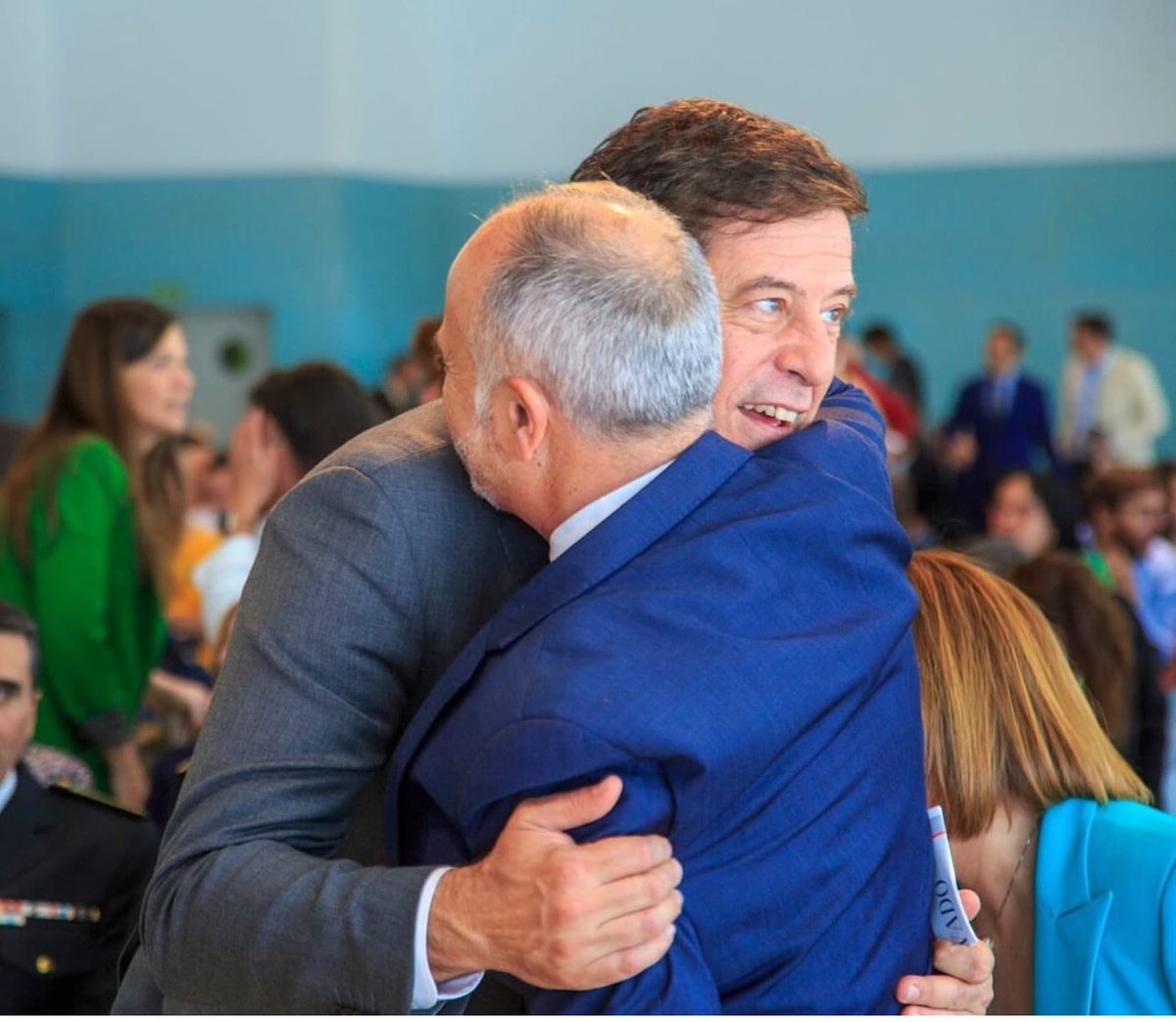 Gracias a todos/as los/as que me acompañáis, del mundo de la economía, la sociedad, de la industria, del empleo, del deporte, cultura, política, vuestro cariño, sin duda es el afecto a esta institución, a la Zona Franca de Vigo. Este apoyo, es sin duda una mayor responsabilidad.