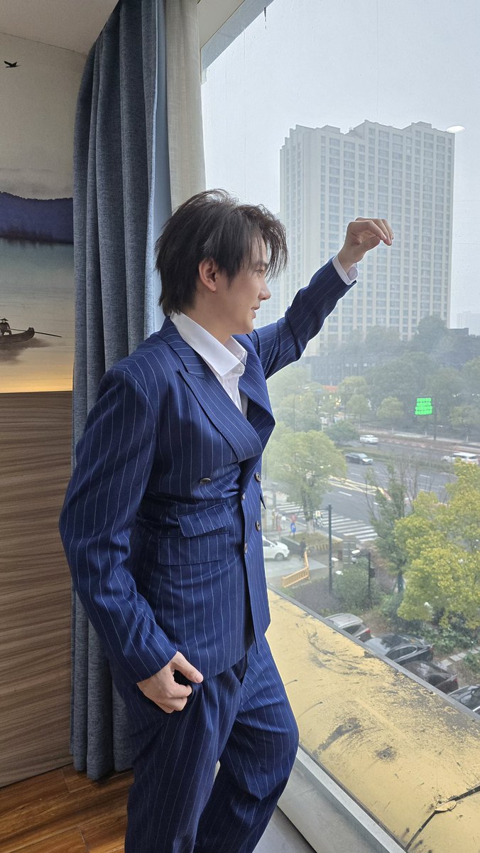AbuBinBadr47428's tweet photo. @buildyourlove4u So excited. 💙♾️🥰 Our Spy Jake Looking So handsome and super hot, Love All the Outfit is So stunning, Can't wait to watch Infinity So hype 💙🙌😎🎉🔎🔥
#BuildxInfinityofluve
#BuildJakapan
@JakeB4rever
#Beyourluve
#Infinityisloading https://t.co/tXPeA1NGM3