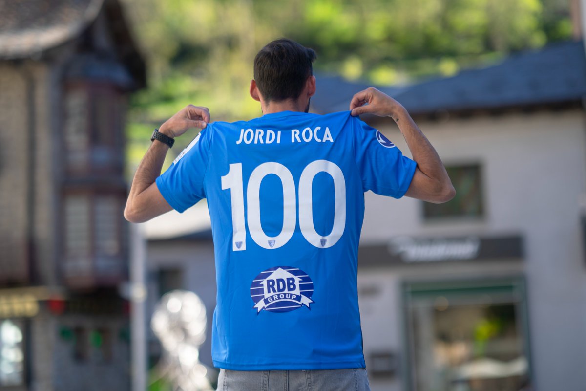 interescaldes's tweet photo. 📸 Producció fotogràfica amb @jordiroca23 💯⚽️

#seremmés💙🖤 https://t.co/KiyBVxOcNG