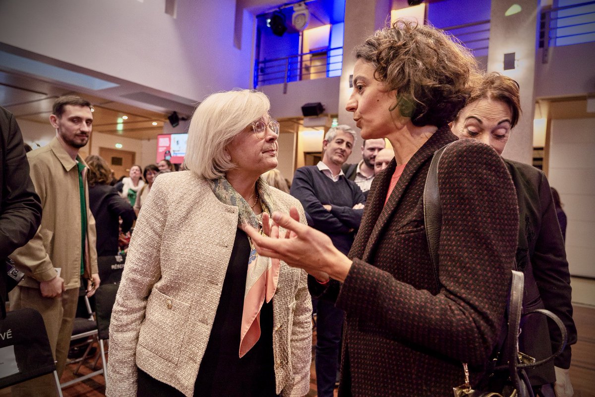 Avec l'augmentation des besoins de santé et les défis démographiques, il nous faut former plus et former mieux. 
 
Ici à Marseille, je participe à la clôture d'une journée consacrée aux formations sanitaires et sociales organisée par <a href="/RenaudMuselier/">Renaud Muselier</a> à l’Hôtel de Région.