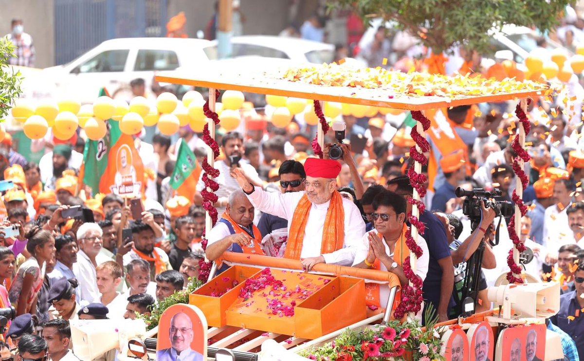 CRPaatil's tweet photo. આ “લોક સાગર” માનનીય પ્રધાનમંત્રી શ્રી @narendramodi સાહેબની ગેરંટી પરનાં વિશ્વાસની મહોર છે !!! 

આ “લોક સાગર” માનનીય કેન્દ્રીય ગૃહ અને સહકાર મંત્રી તેમજ ગાંધીનગર લોકસભાનાં લોકપ્રિય ઉમેદવાર શ્રી @AmitShah સાહેબની નીતિ પરની શ્રદ્ધાની મહોર છે !!! 

આજે કલોલ ખાતે માનનીય કેન્દ્રીય ગૃહ અને સહકાર મંત્રી તેમજ ગાંધીનગર લોકસભાનાં ઉમેદવાર શ્રી અમિતભાઇ શાહ સાહેબનાં જન સમર્થન માટે યોજાયેલા ભવ્યાતિભવ્ય રોડ શોની એક તસવીરી ઝલક !!! 

આ “લોક સાગર” #AbkiBar400Par અને 
#PhirEkBaarModiSarkaar ની સાબિતી છે !!!